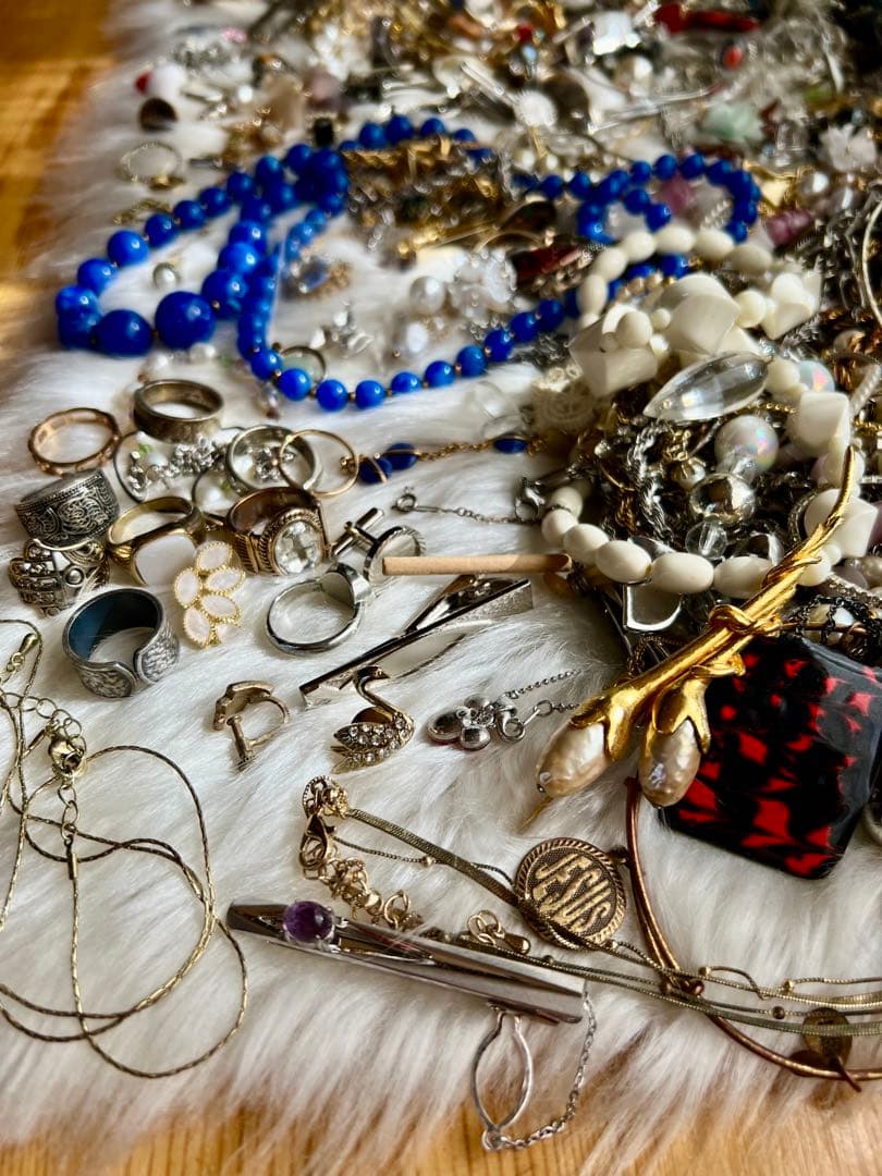 ユニークなアクセサリーコレクション4,6kg