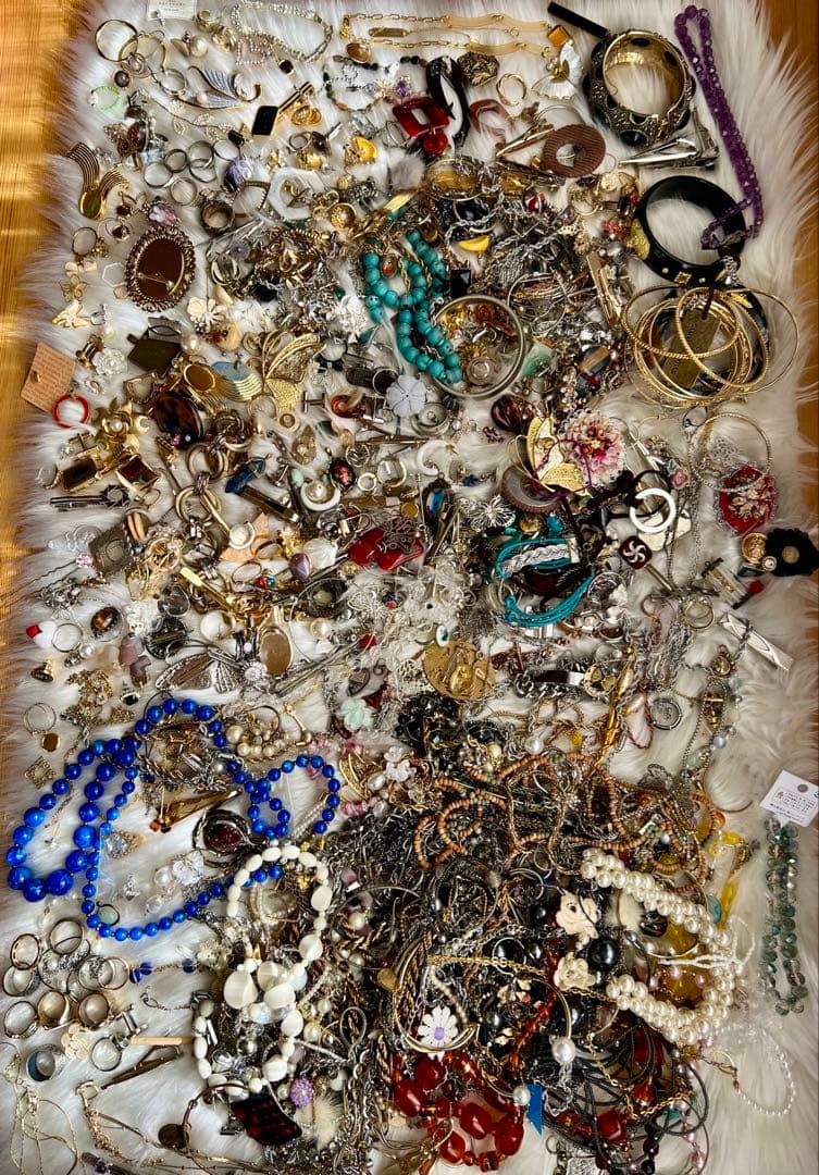 ユニークなアクセサリーコレクション4,6kg