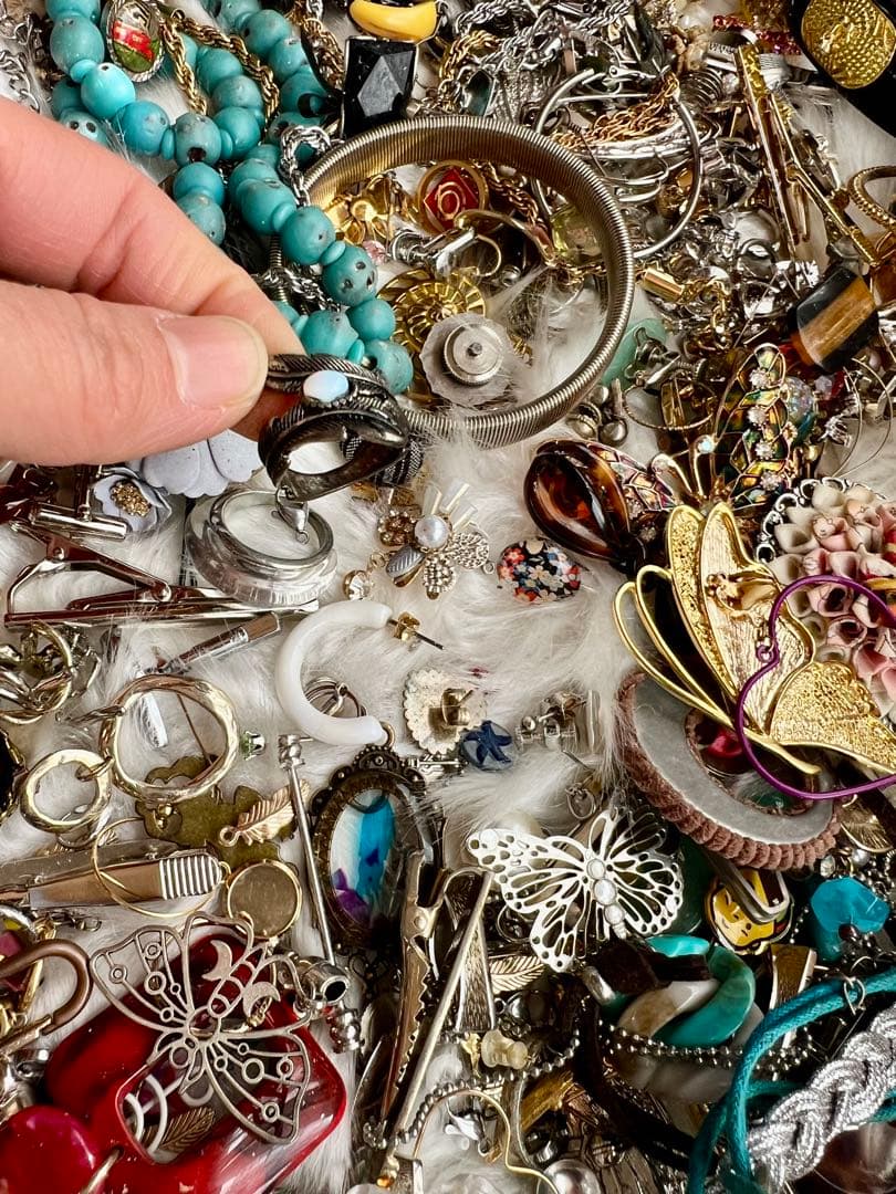 ユニークなアクセサリーコレクション4,6kg