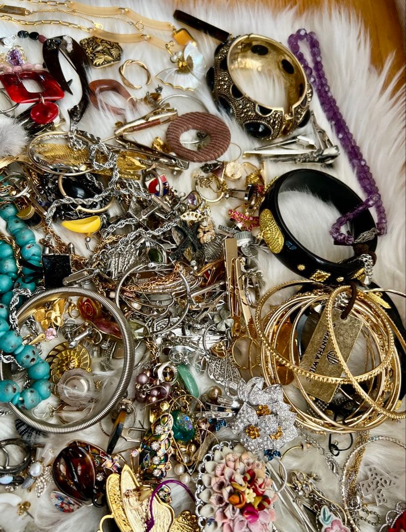 ユニークなアクセサリーコレクション4,6kg