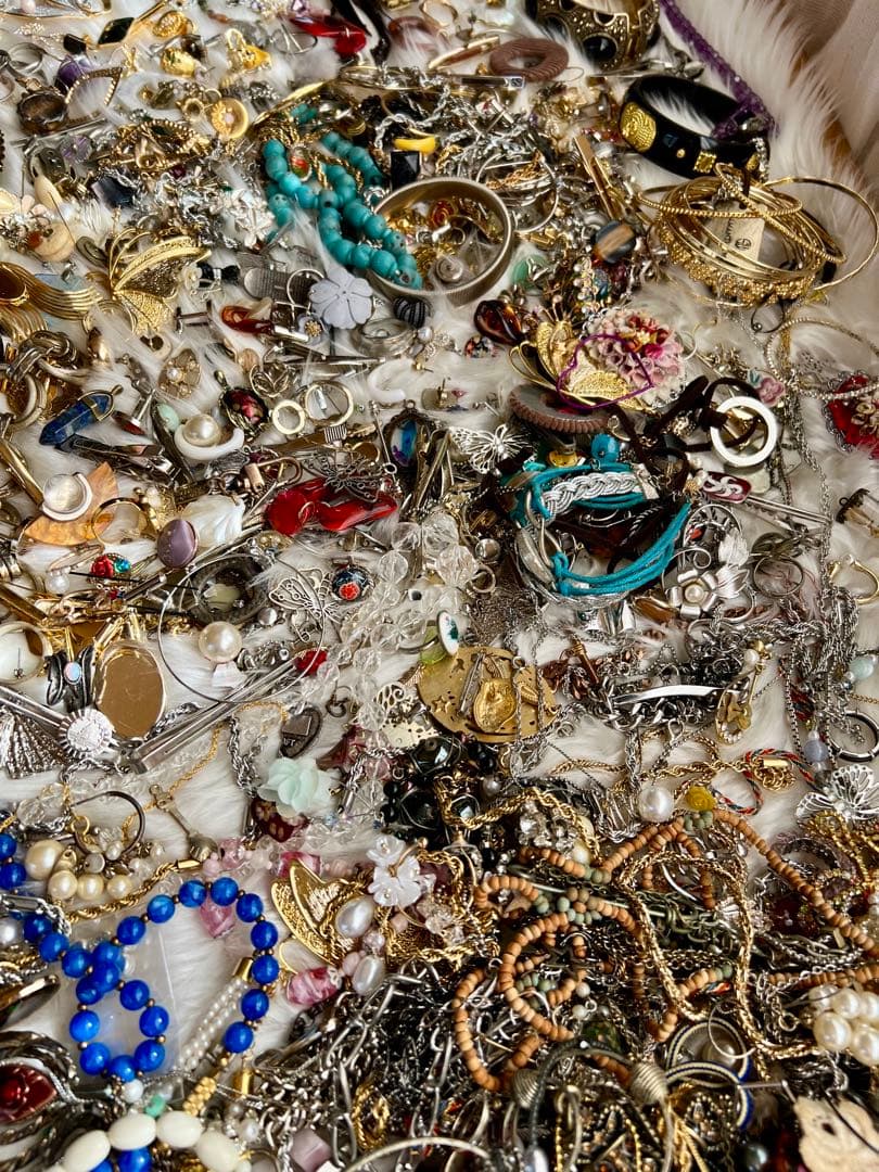 ユニークなアクセサリーコレクション4,6kg