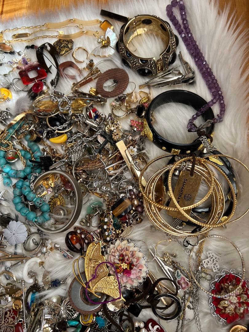 ユニークなアクセサリーコレクション4,6kg