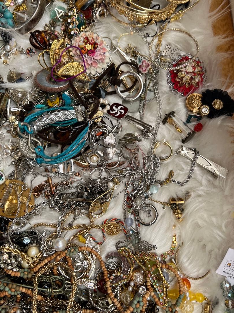 ユニークなアクセサリーコレクション4,6kg