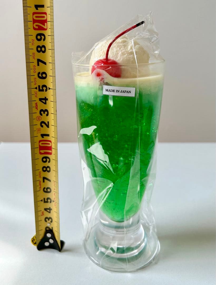 食品サンプル まいづる 実物大 クリームメロンソーダ チェリー付き グラス付き