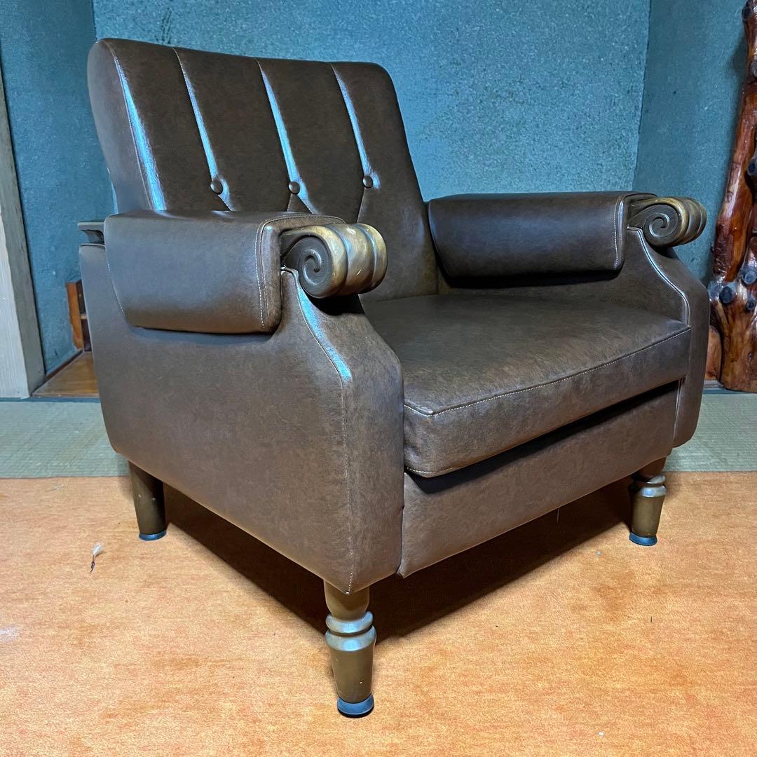 1人掛けソファー　アームレスト付き　②