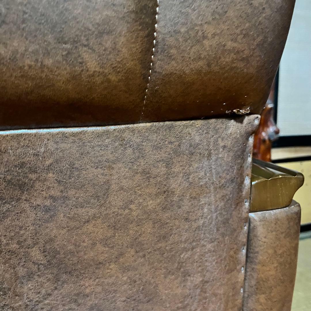 1人掛けソファー　アームレスト付き　②