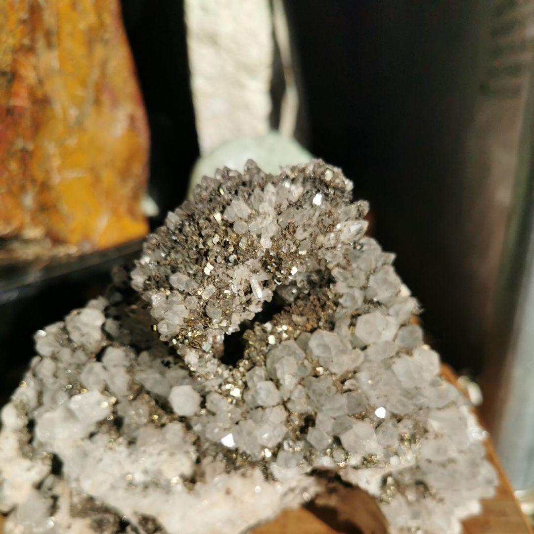 水晶&パイライトクラスター　2.3キロ　鑑賞石　石　置物　オブジェ　インテリア