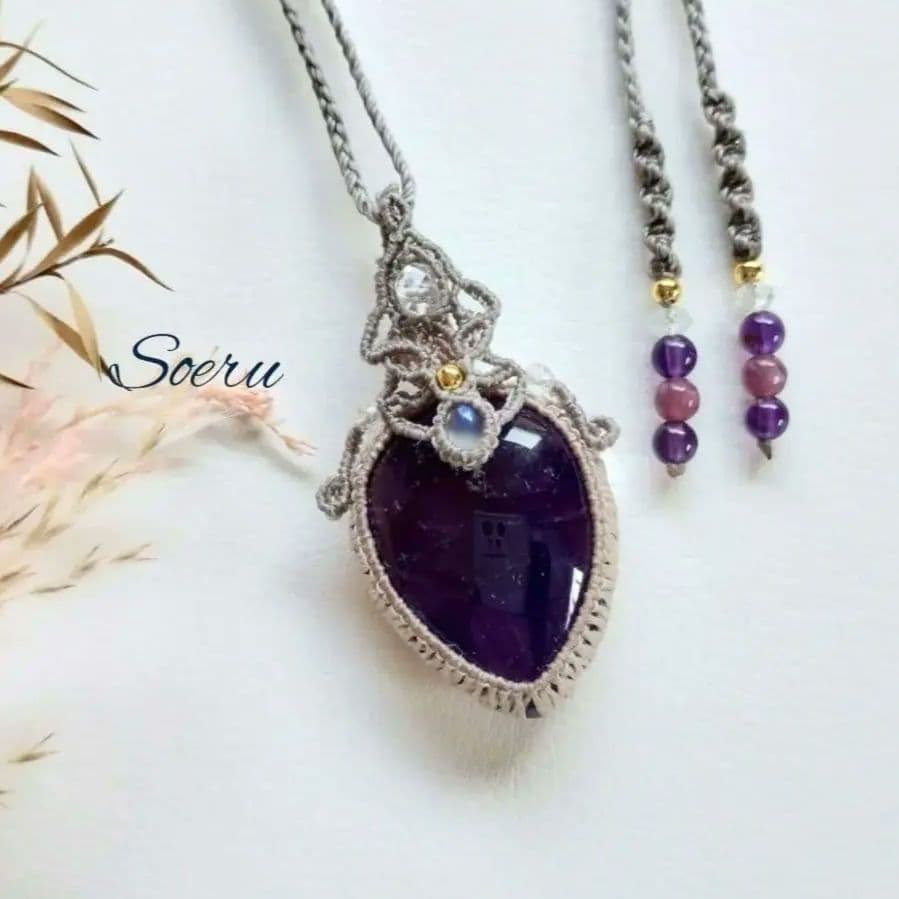 アメジスト＆ブルームーンストーンのマクラメ編みネックレス　ペンダント　天然石