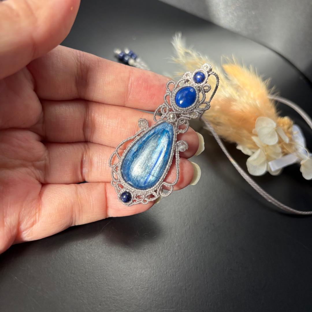 カイヤナイト×ラピスラズリ×アクアマリンビーズのマクラメネックレス