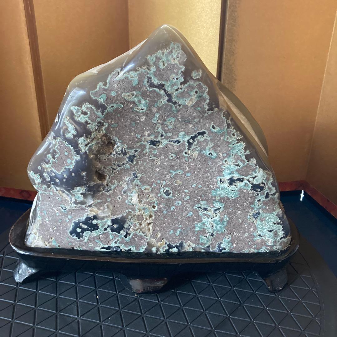 JAWSジョーズ(サメ)のようにも見える透明感のあるきれいな瑪瑙 鑑賞石　5kg