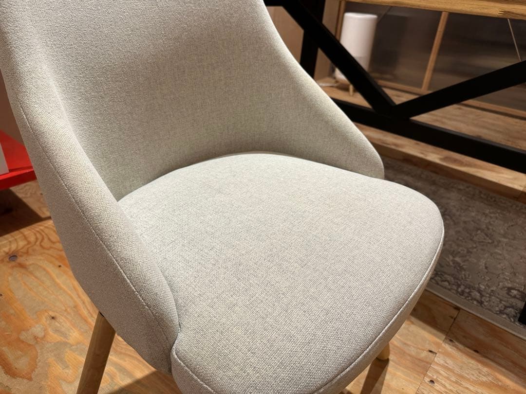 IKEA JANOLOF ヤンオロフ 回転ダイニングチェア ベージュ - メルカリ