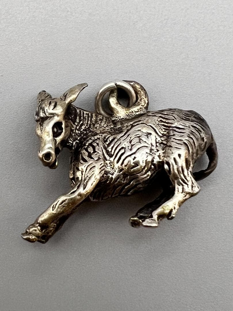 【海】銀製　ペンダント　闘牛士　ロバ　牛文など　５点　重量約２９ｇ　アンティーク