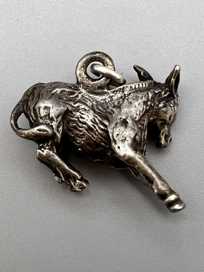 【海】銀製　ペンダント　闘牛士　ロバ　牛文など　５点　重量約２９ｇ　アンティーク