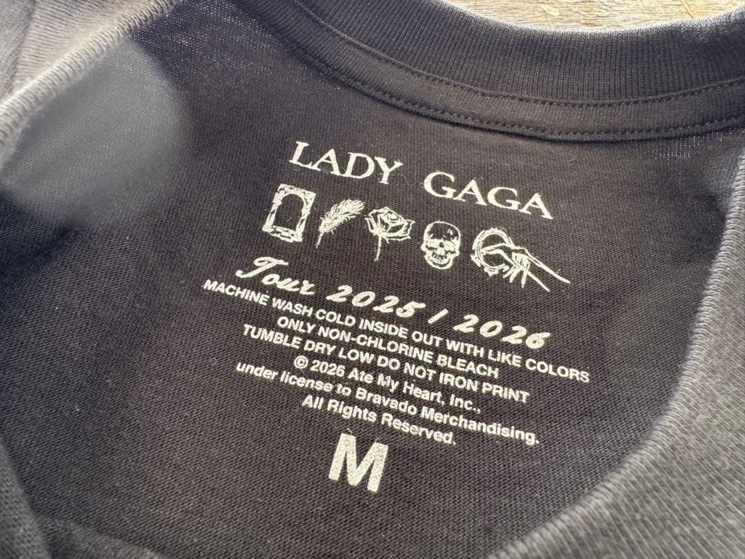 ラスト1着)新品レディーガガ VIPGOLD 最前列 Tシャツ M〜最安値