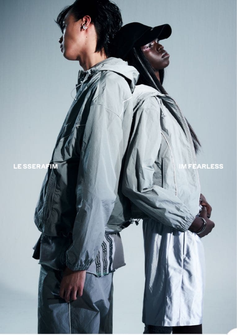 LE SSERAFIM popup CROP WIND BREAKER - メルカリ