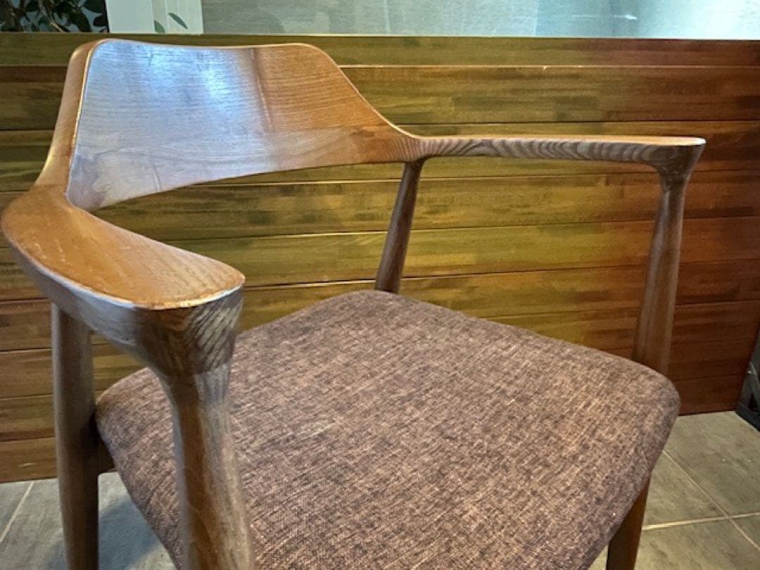 こんねこん12■タモ無垢材/天然木 アームチェア/ダイニングチェア■B