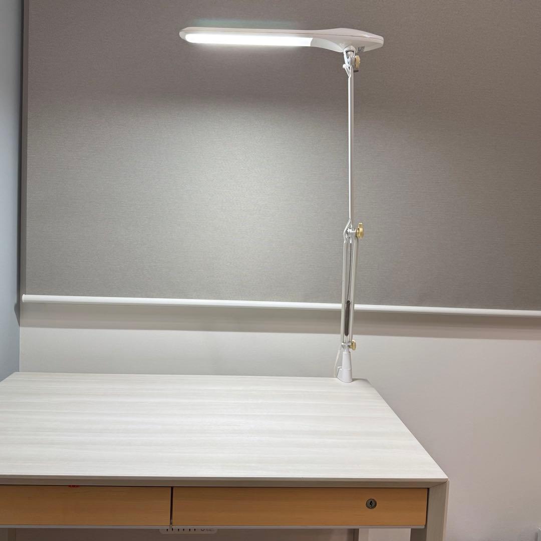 【デスクライト付き】コイズミ 勉強机 ホワイト 幅90 KWD231-233