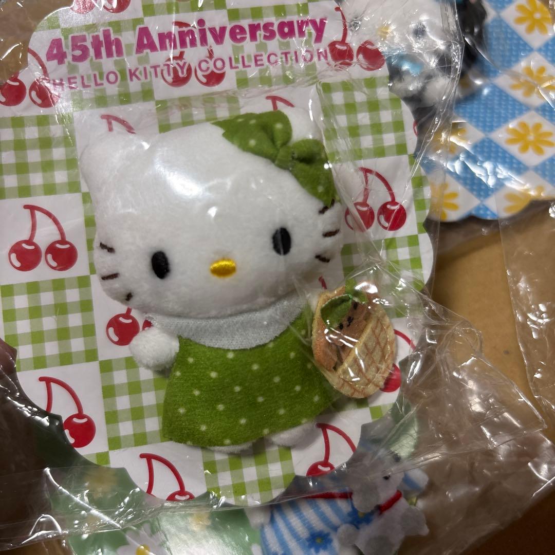 ハローキティ 45th anniversary ミニブローチ 4点set