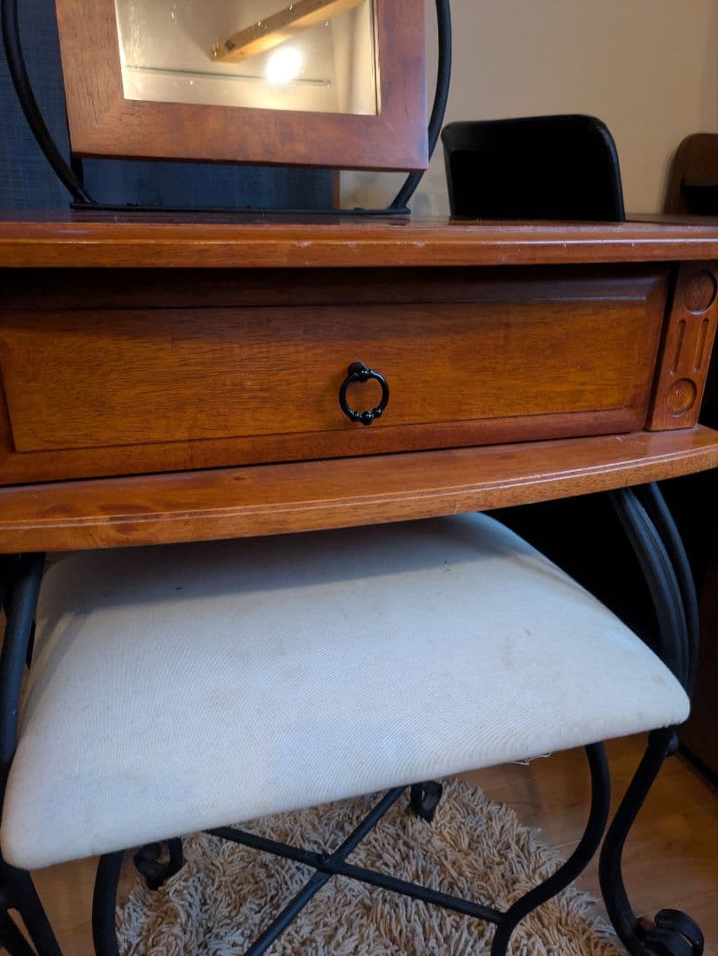 引取り限定】木製アイアン脚ドレッサー・鏡台と椅子 - メルカリ