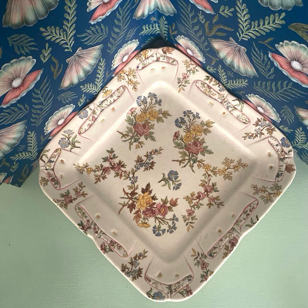 【fufufu. 様】サルグミンヌルイ15世スクエアプレート