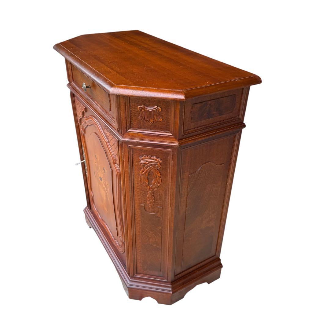 HR853 【彫刻が素敵】イタリア　象嵌細工　シャビーシック　キャビネット