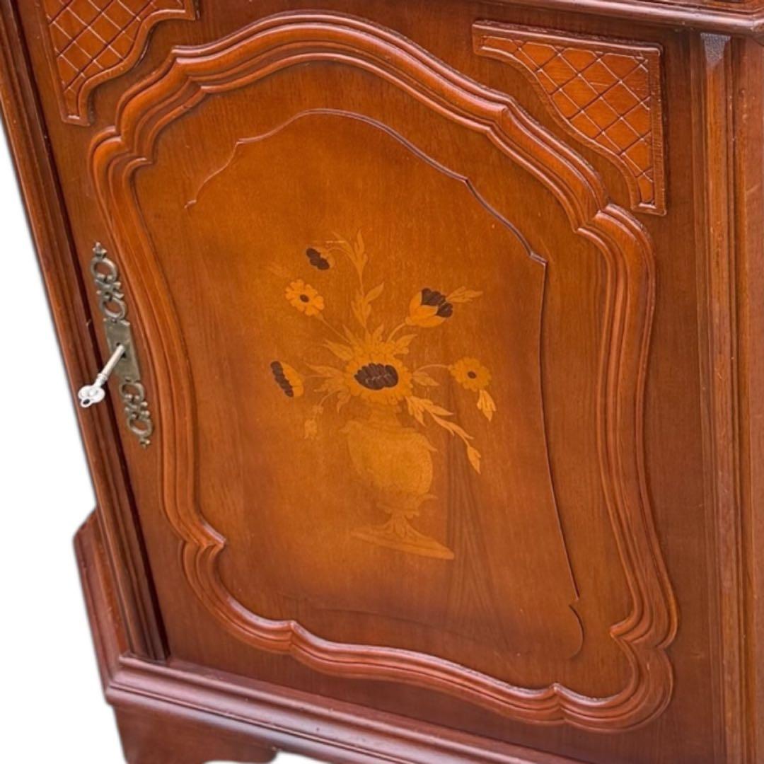 HR853 【彫刻が素敵】イタリア　象嵌細工　シャビーシック　キャビネット