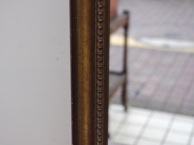 中サイズ 壁掛けミラー 装飾的なゴールドフレームの鏡 絵画 額縁 M05