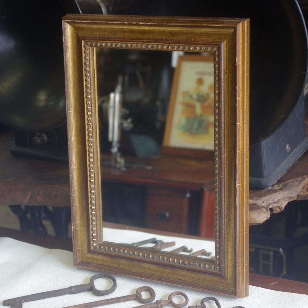 中サイズ 壁掛けミラー 装飾的なゴールドフレームの鏡 絵画 額縁 M05