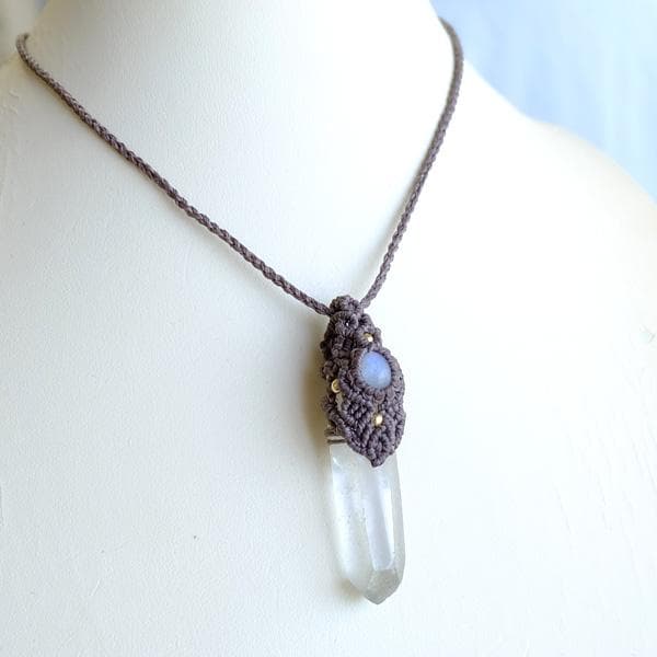 ヒマラヤ水晶ポイント ・ムーンストーン マクラメ編みペンダントネックレス3706