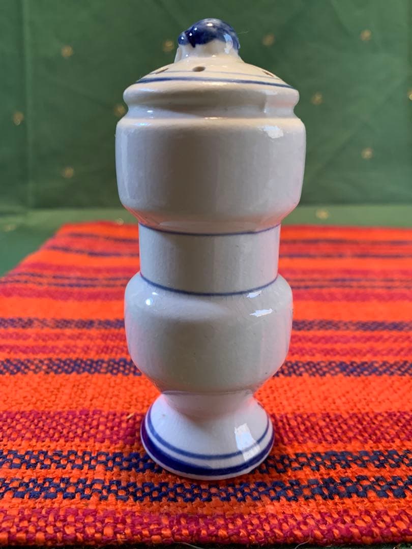 デンマーク製　美品ビンテージの木のケース付きスパイス入れセット！可愛い過ぎます！