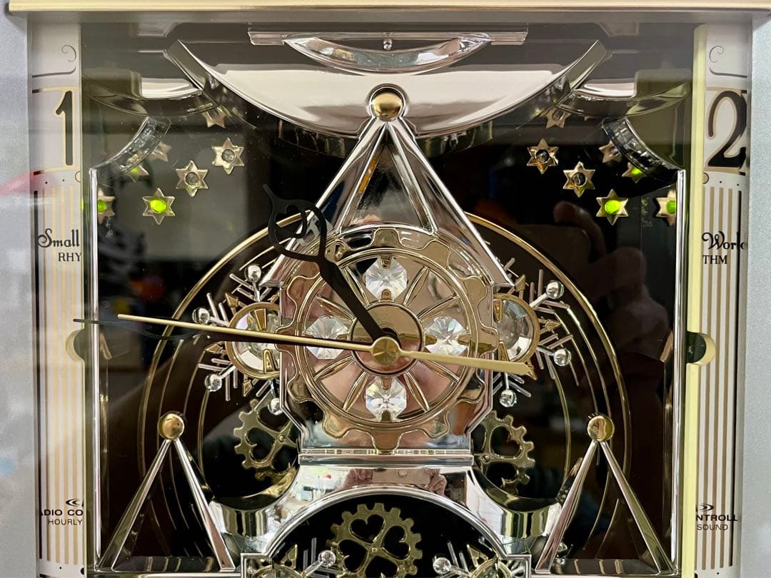リズム時計 Small World ティアラ 電波からくり時計 スモールワールド