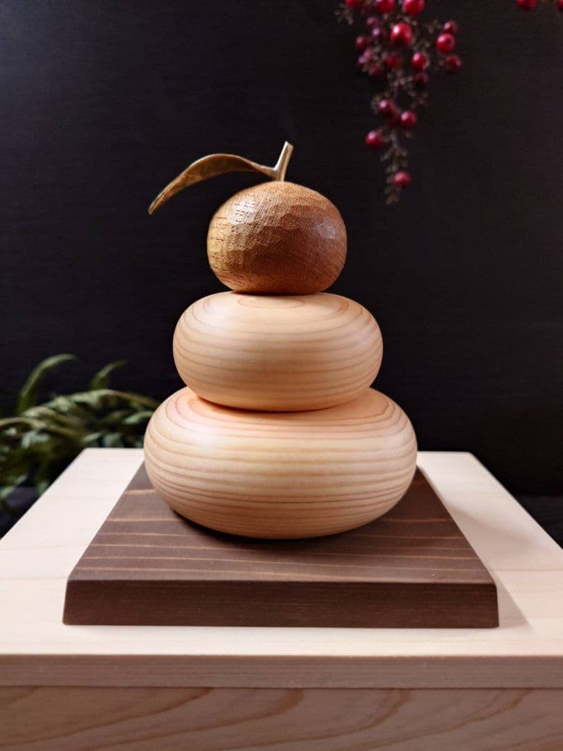 木製鏡餅 小 手彫り橙 木箱入り