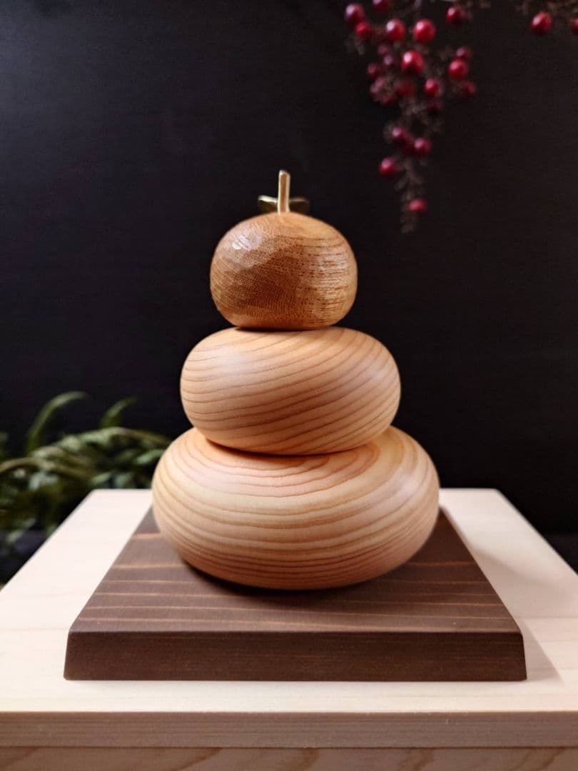 木製鏡餅 小 手彫り橙 木箱入り