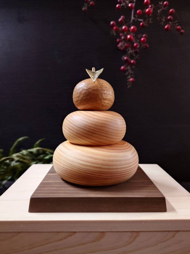 木製鏡餅 小 手彫り橙 木箱入り