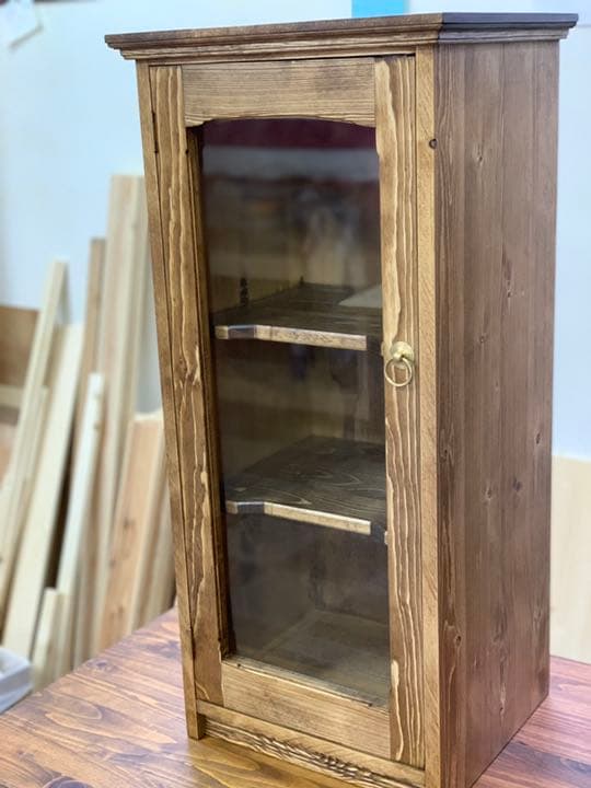 アンティーク風　ツインガラスキャビネット