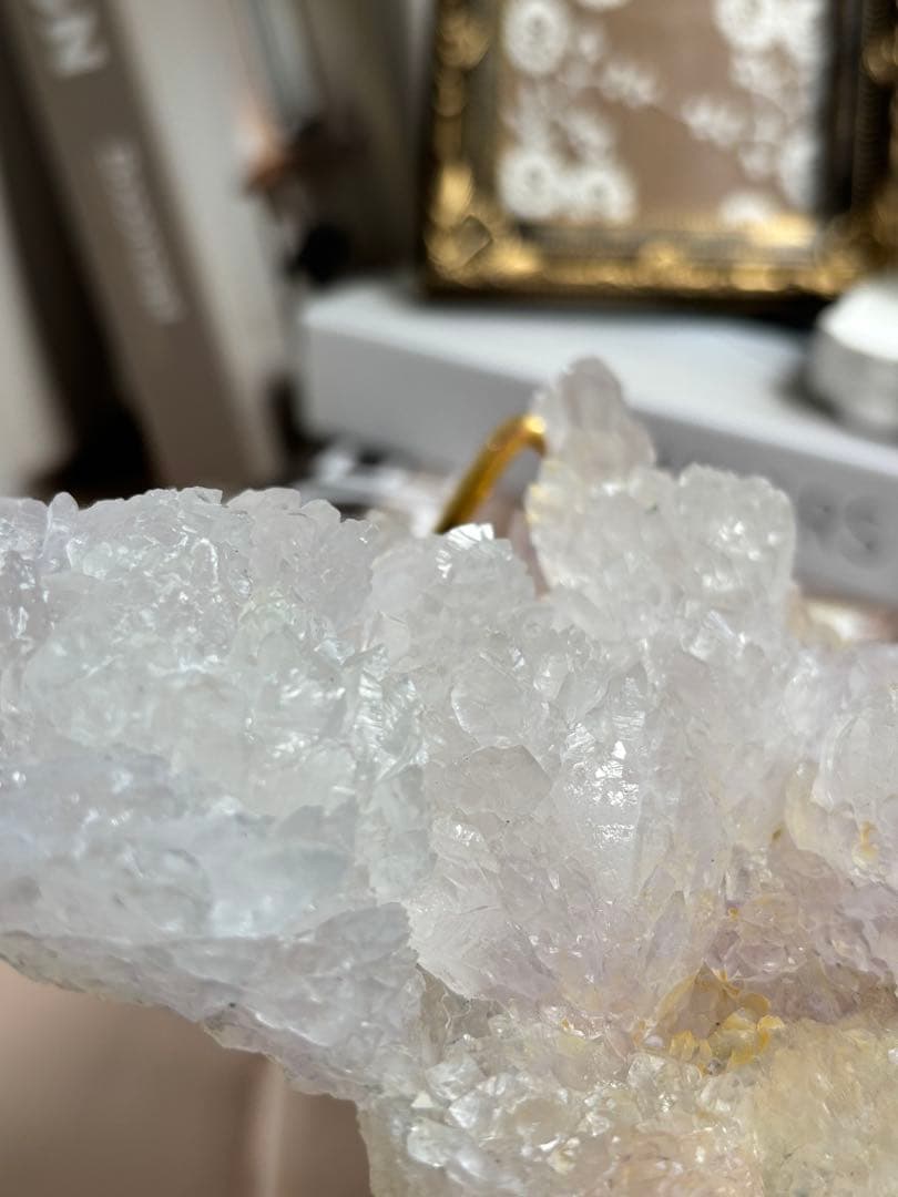 《レア》光とともに咲き誇る結晶の花 フラワーアメジスト