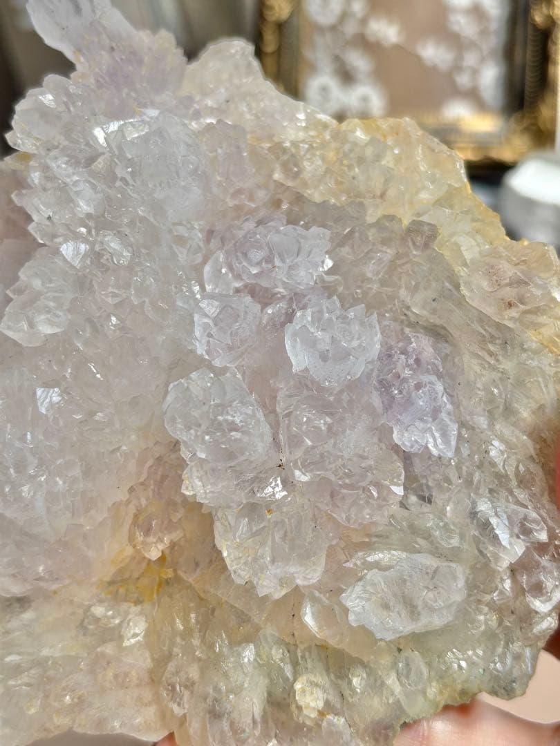 《レア》光とともに咲き誇る結晶の花 フラワーアメジスト