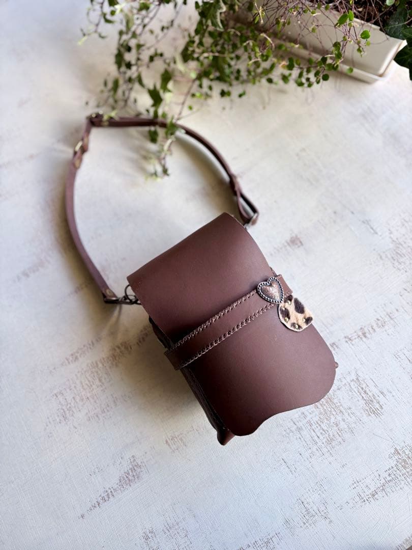 牛革コーヒーブラウン、ハラコダルメシアンの蓋付き大容量シザーケース