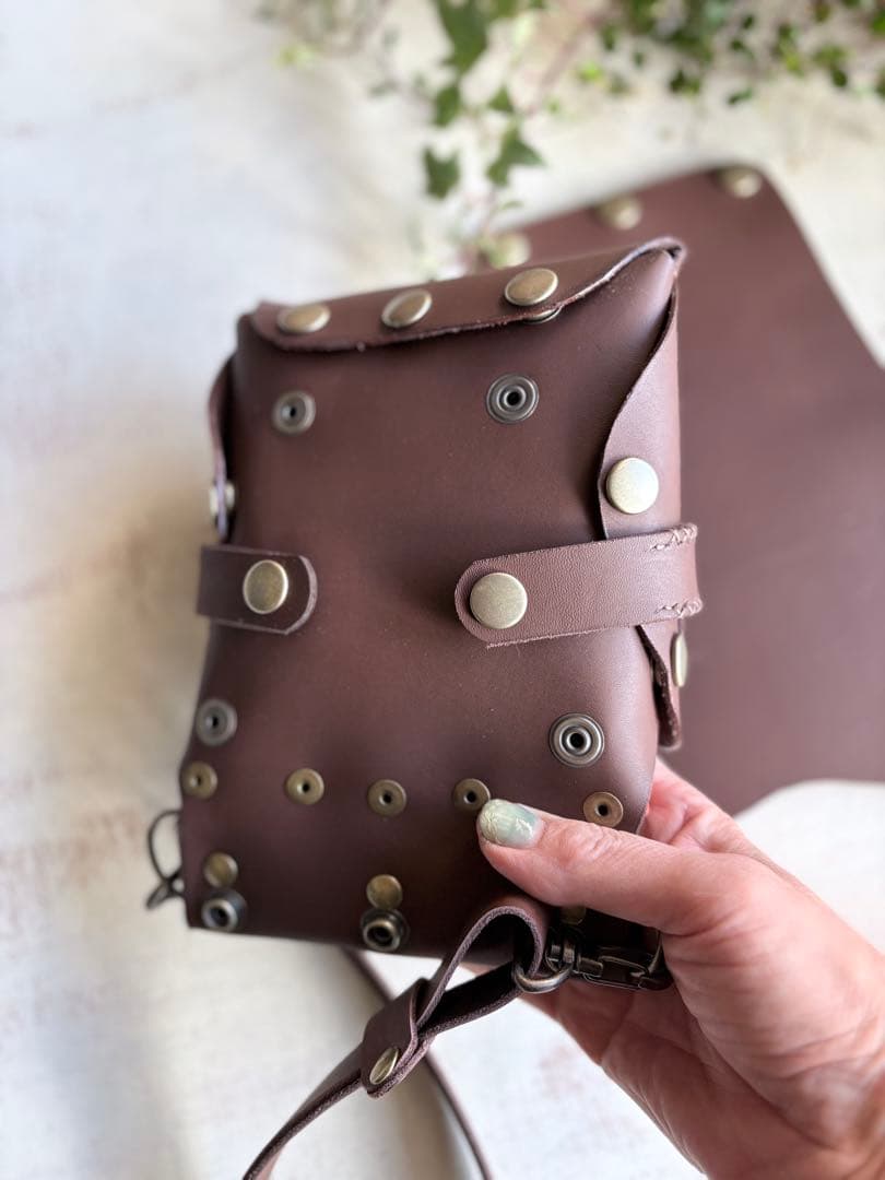 牛革コーヒーブラウン、ハラコダルメシアンの蓋付き大容量シザーケース