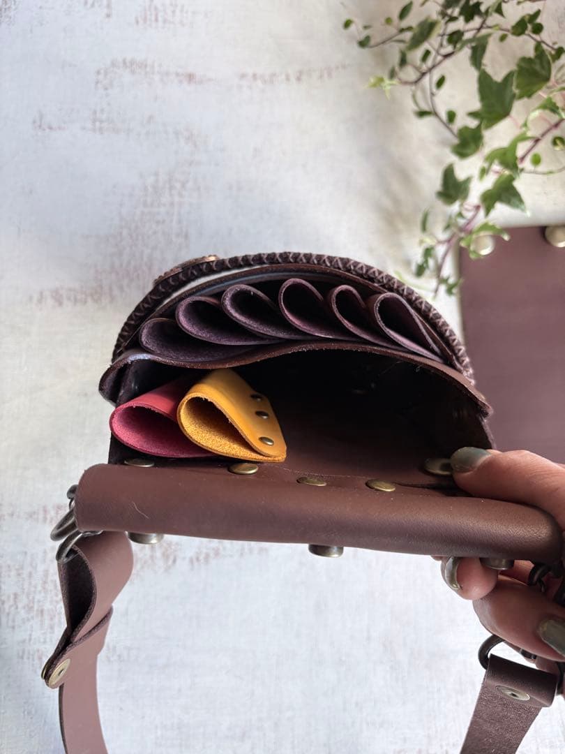 牛革コーヒーブラウン、ハラコダルメシアンの蓋付き大容量シザーケース