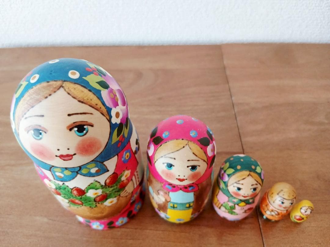 【LYH014】北欧ロシア雑貨 リューバ作 マトリョーシカ　 いちご
