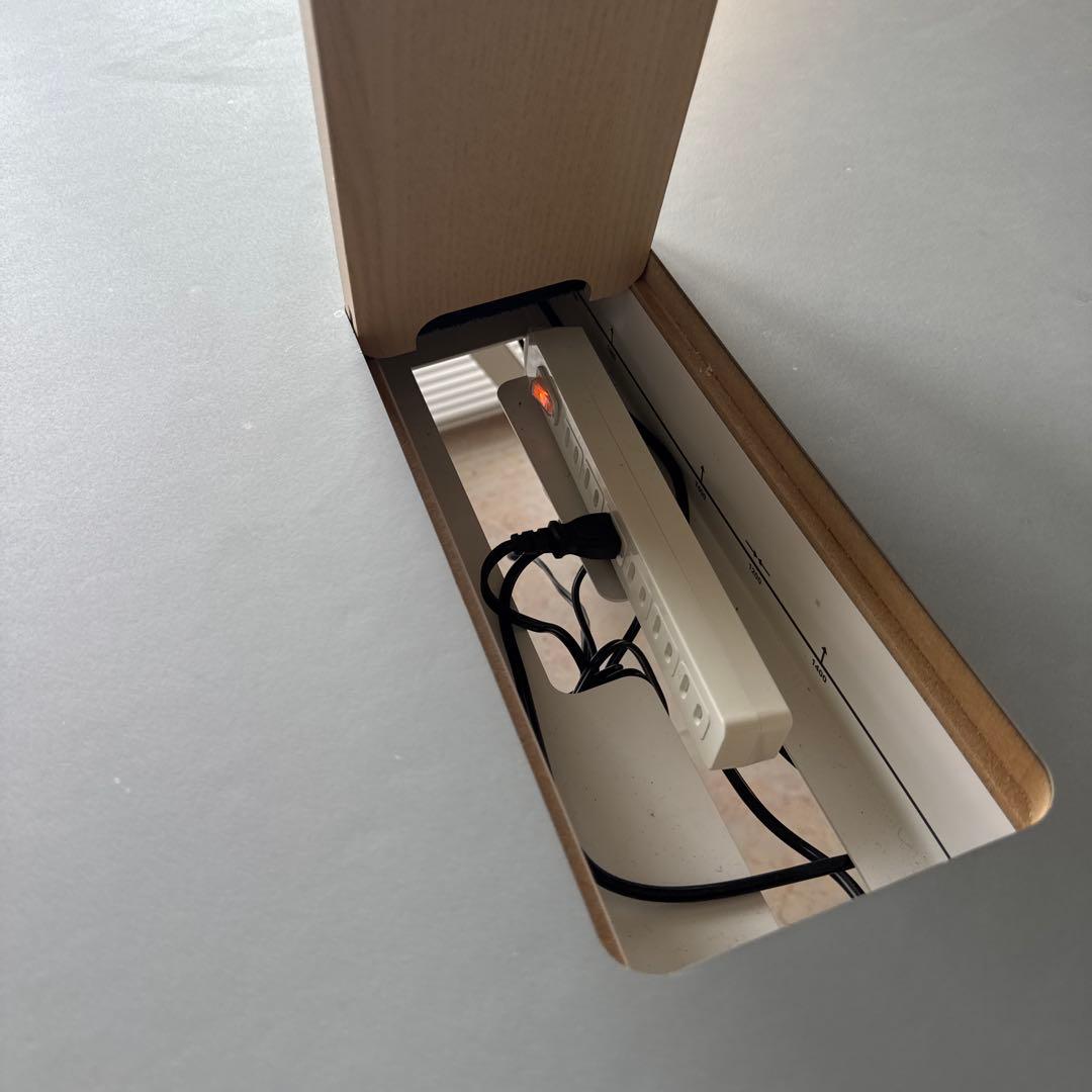 String Furniture 三脚型木製デスク　テーブル