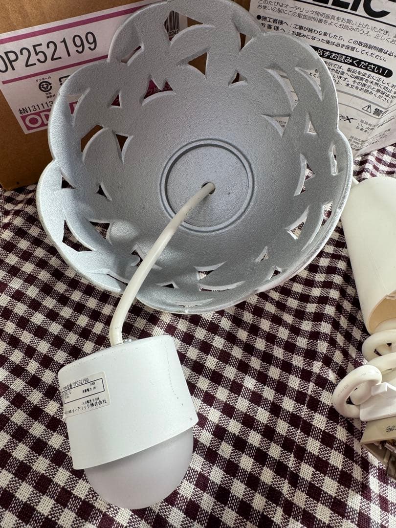 新品未使用　ODELIC ペンダントライト 鋳物　ホワイト