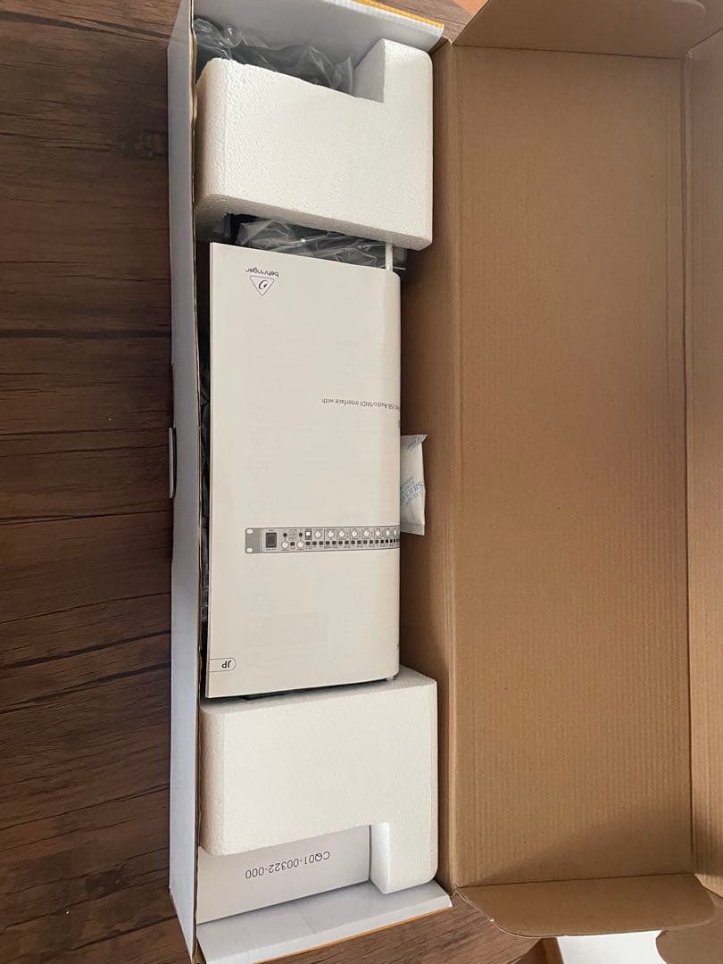 Behringer U-PHORIA UMC1820 新品未使用