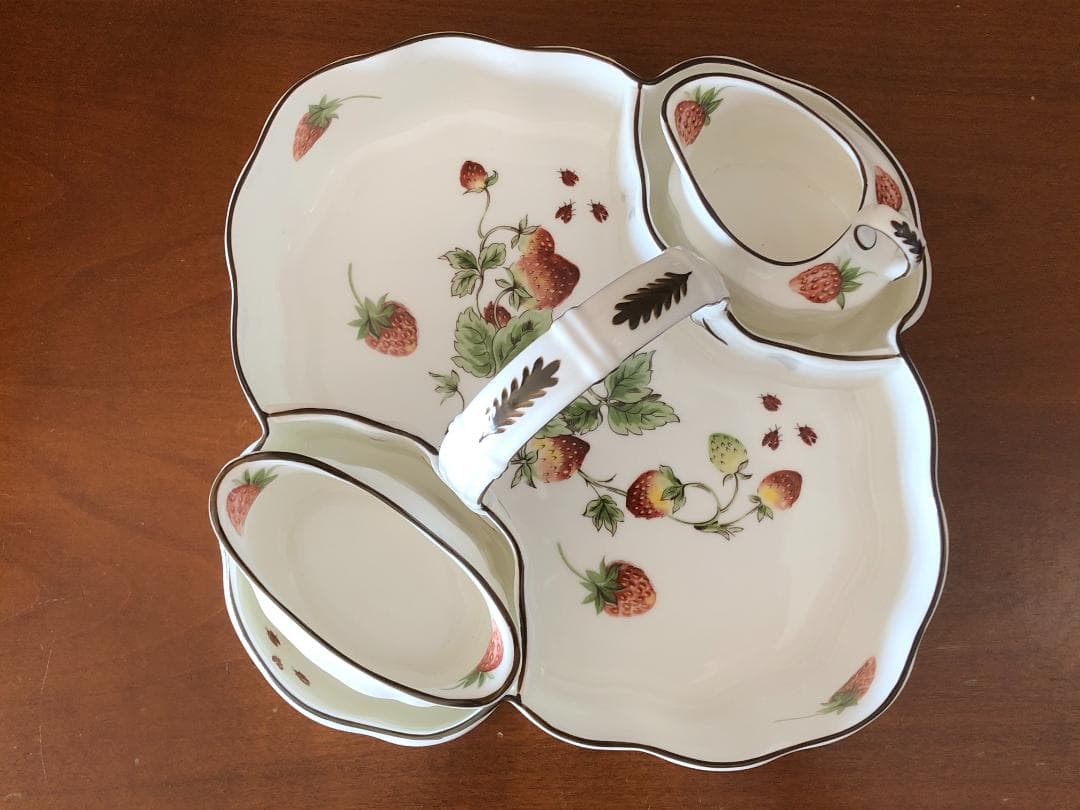 ストロベリーバスケット 3点セット ☆ Coalport コールポート