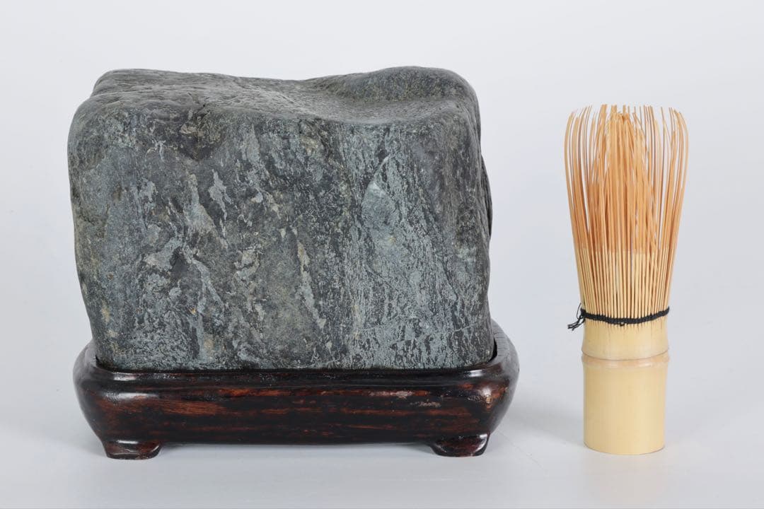 阿賀野川 水石 名石 台座付 4kg 鑑賞石 盆石 盆景 天然石 飾石 原石