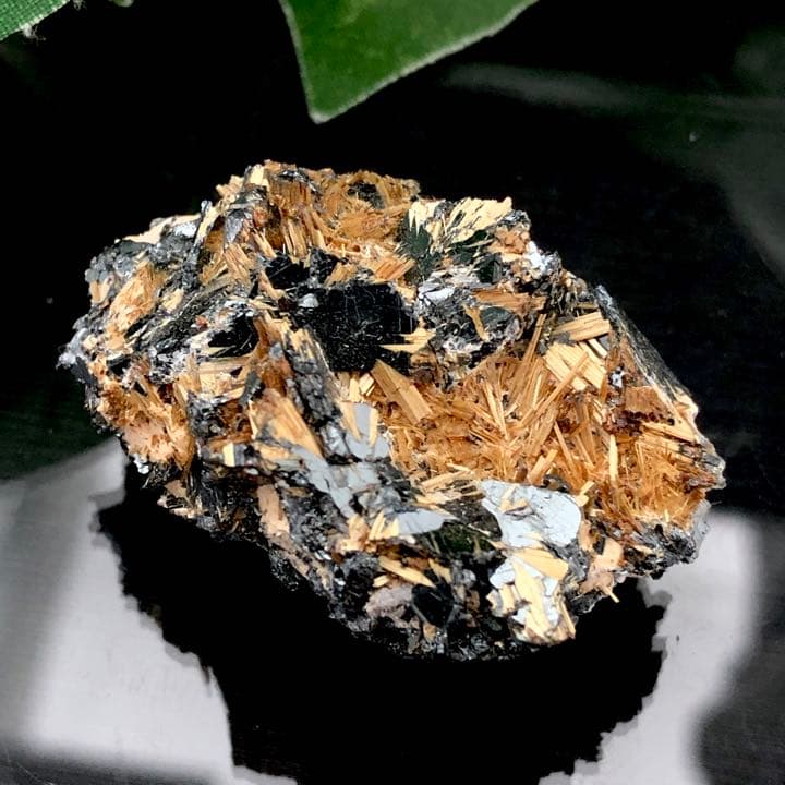 ブラジル産 太陽タイチンゴールドルチル結晶原石 y1304