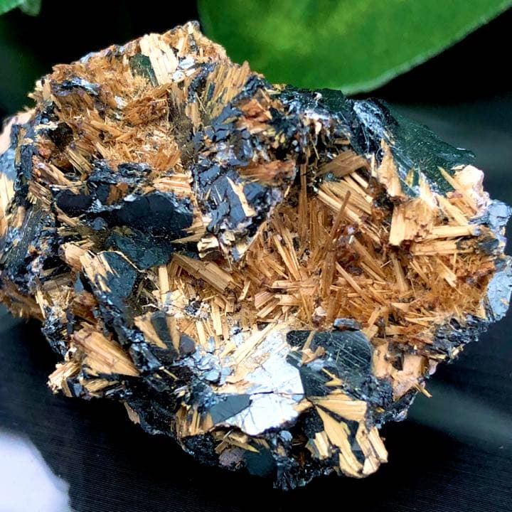 ブラジル産 太陽タイチンゴールドルチル結晶原石 y1304