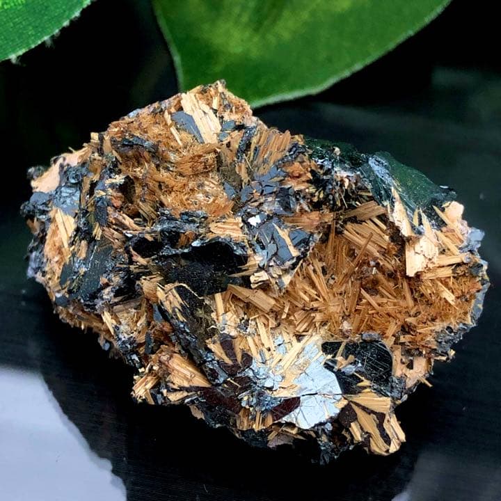 ブラジル産 太陽タイチンゴールドルチル結晶原石 y1304