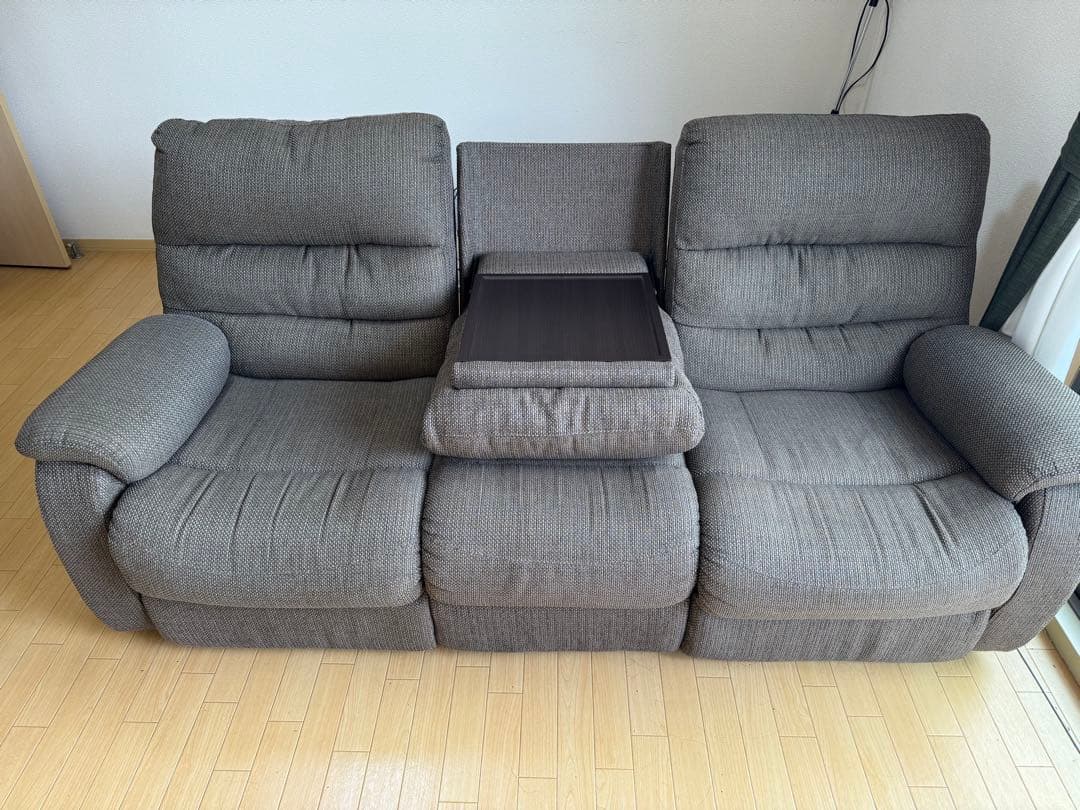 電動リクライニング機能付き3人掛けソファ